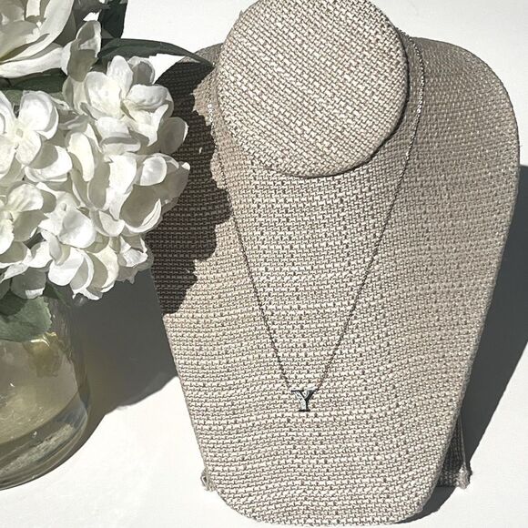 NWT Stainless Steel Silver Initial Necklace Letter Y - Picture 1 of 4